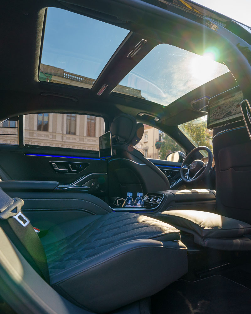 Cars with spacious interior for rent